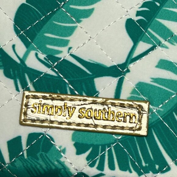 Simply Southern Palm Print Clutch | Green & White with Pink Lining - Picture 4 of 5